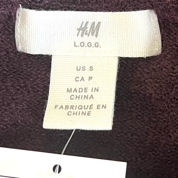 H&M women’s oversized V neck sweater - Picture 5 of 8